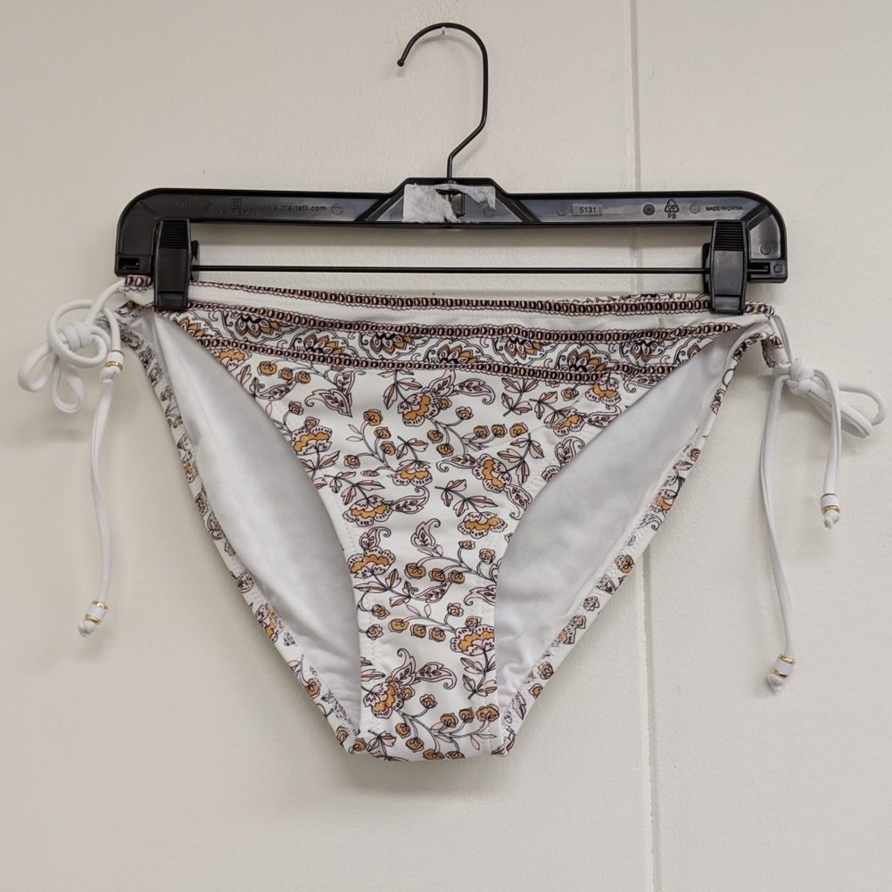 Shoshanna Floral Border Paisley Clean Triangle